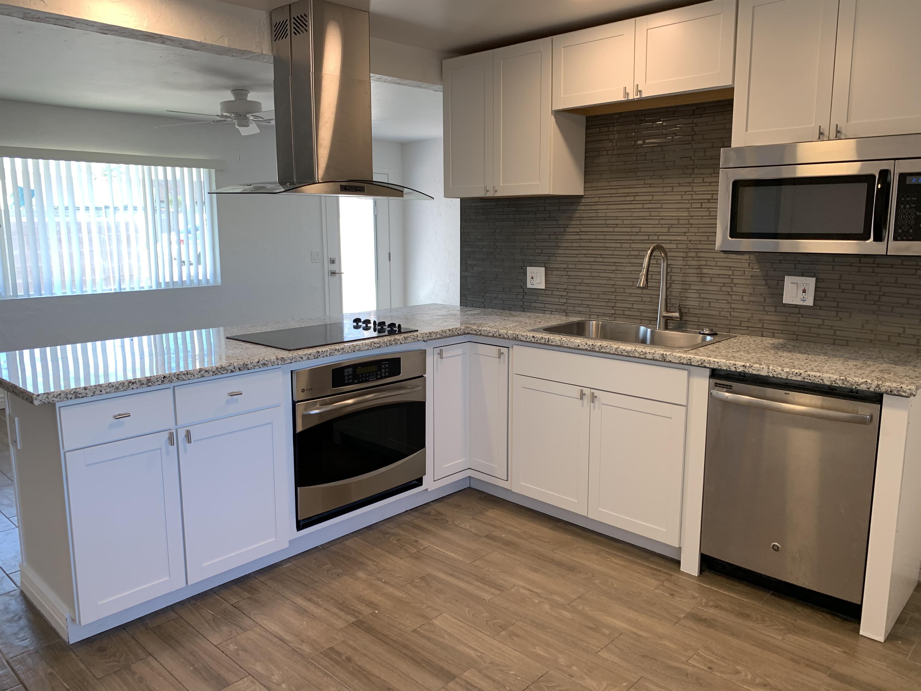 7102 E Oak Street - Unit 04